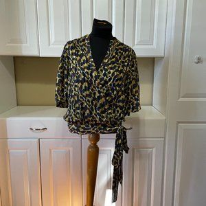 BCBG Max Azria Silk Multicolor Short Sleeve Tie Waist Wrap Blouse  SZ L